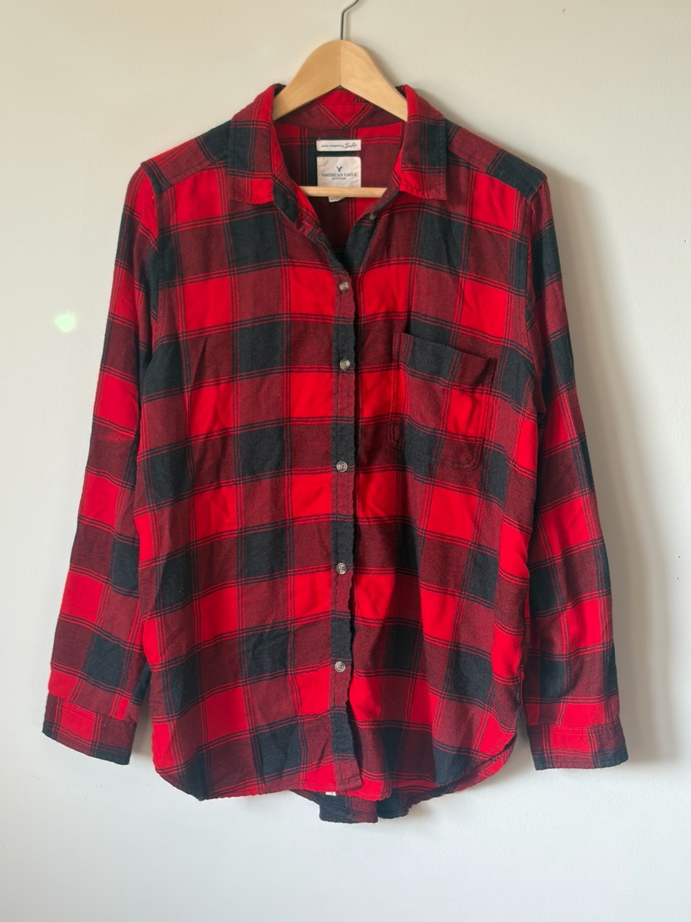 American Eagle Buffalo plaid boyfriend fit button up top - size Large - red grey